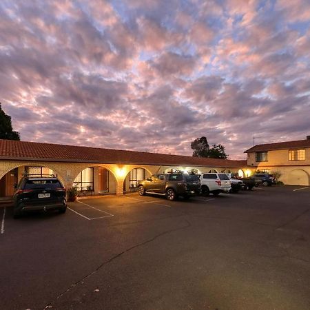 Forest Lodge Motor Inn & Restaurant Dubbo Eksteriør billede